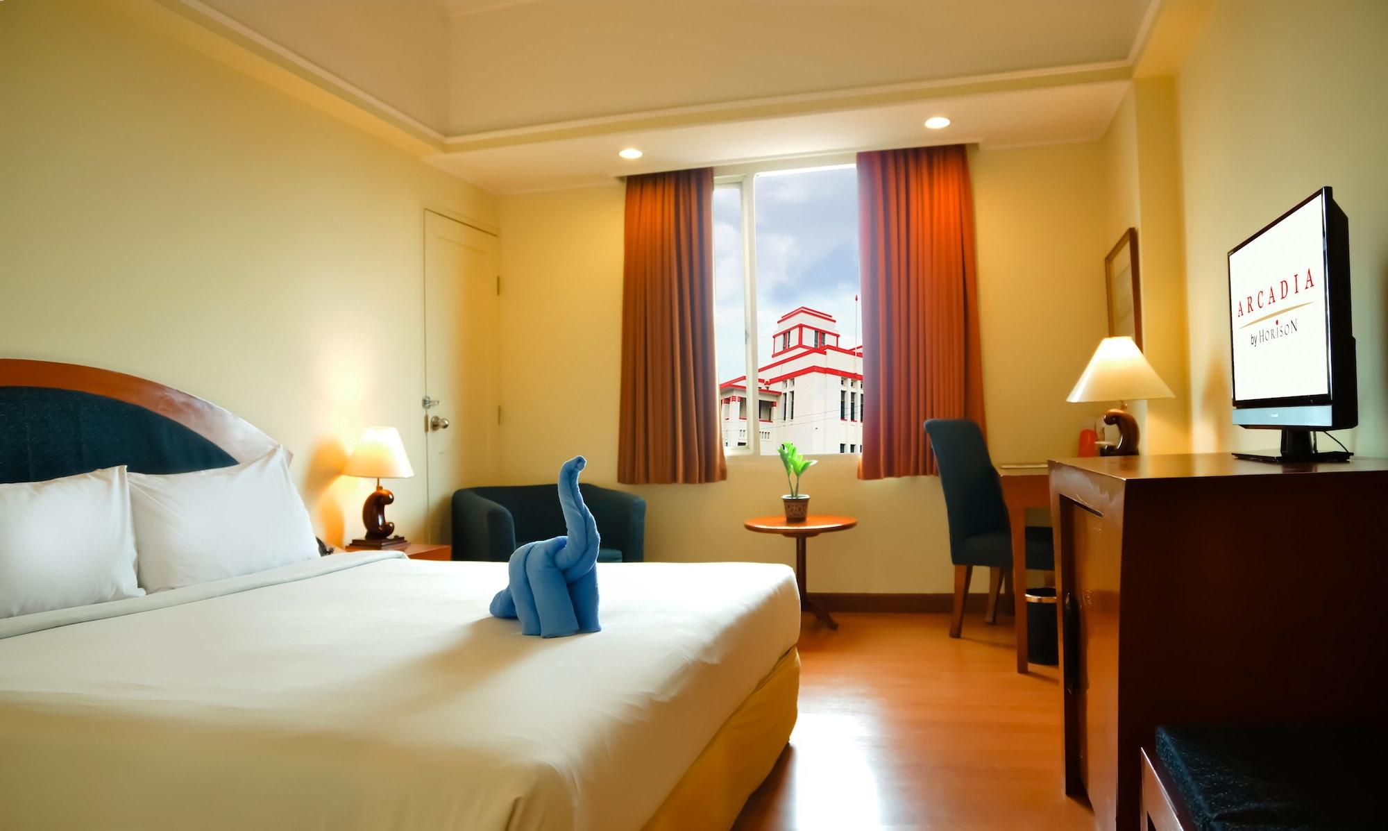 Arcadia Surabaya Hotel מראה חיצוני תמונה