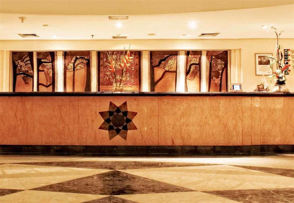 Arcadia Surabaya Hotel מראה חיצוני תמונה