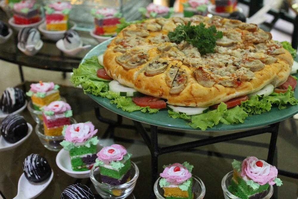 Arcadia Surabaya Hotel מראה חיצוני תמונה
