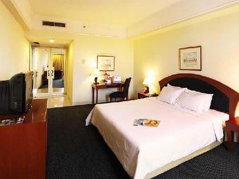 Arcadia Surabaya Hotel מראה חיצוני תמונה