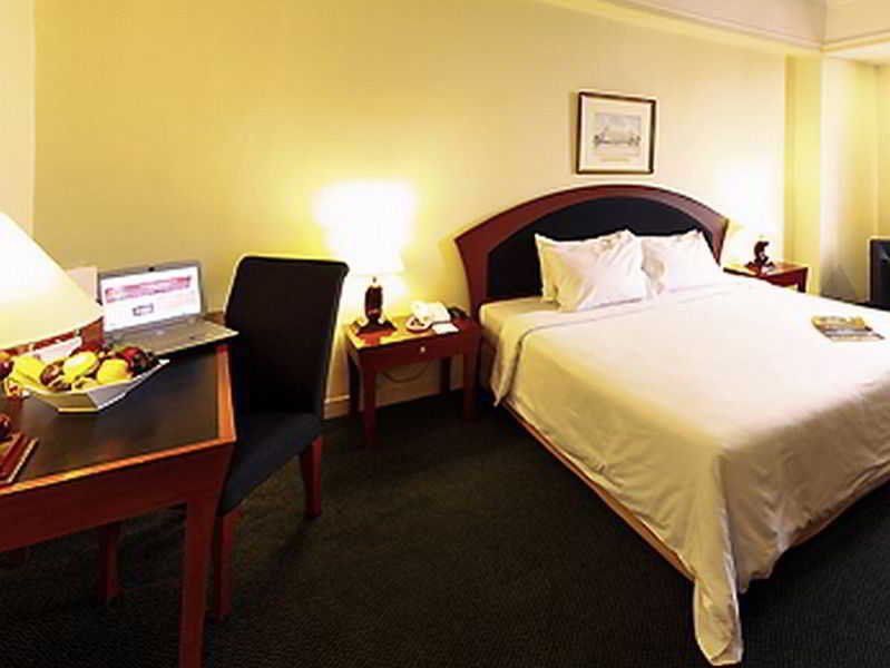 Arcadia Surabaya Hotel מראה חיצוני תמונה