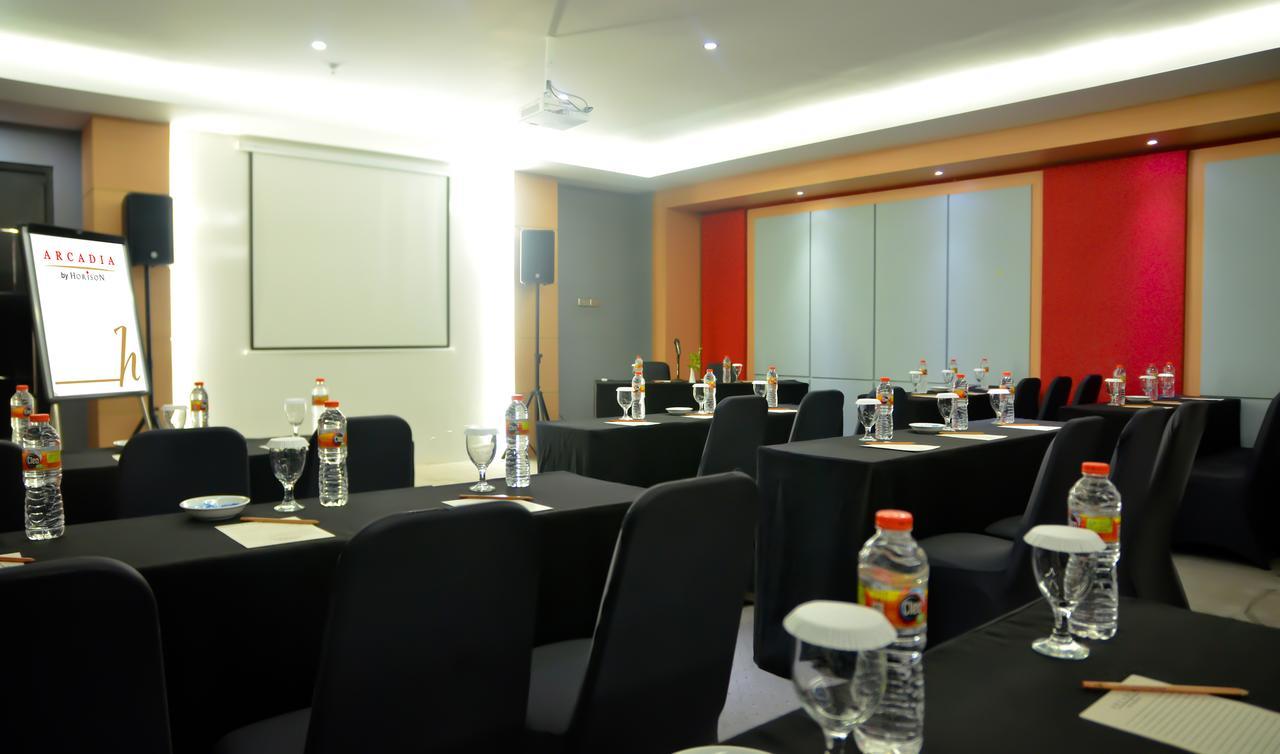 Arcadia Surabaya Hotel מראה חיצוני תמונה