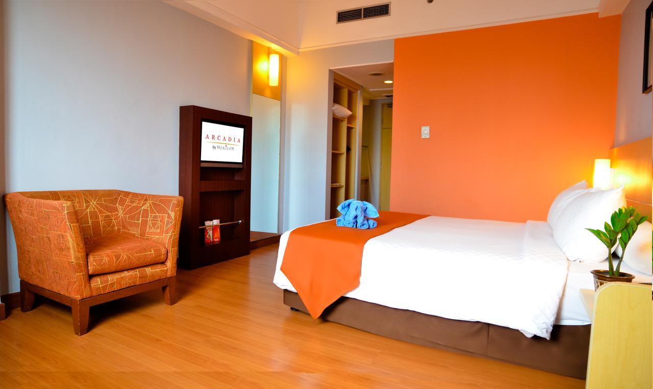 Arcadia Surabaya Hotel מראה חיצוני תמונה