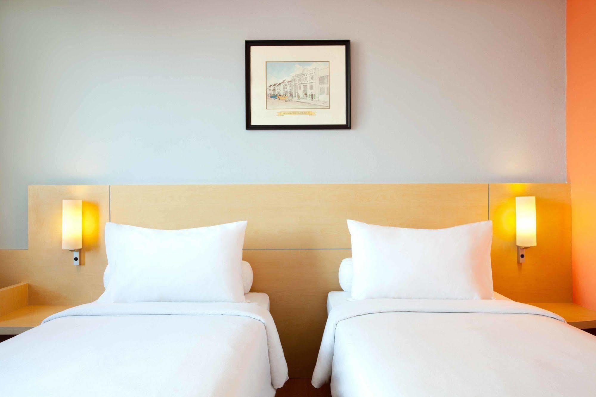 Arcadia Surabaya Hotel מראה חיצוני תמונה