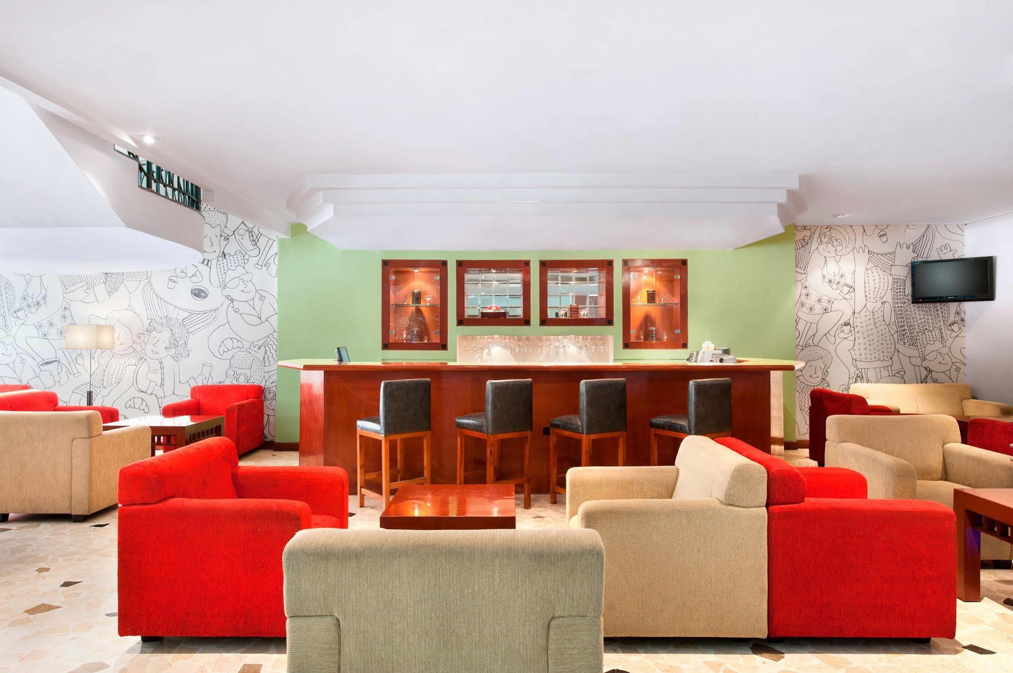 Arcadia Surabaya Hotel מראה חיצוני תמונה