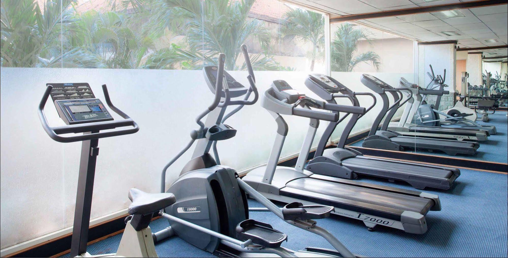 Arcadia Surabaya Hotel מראה חיצוני תמונה