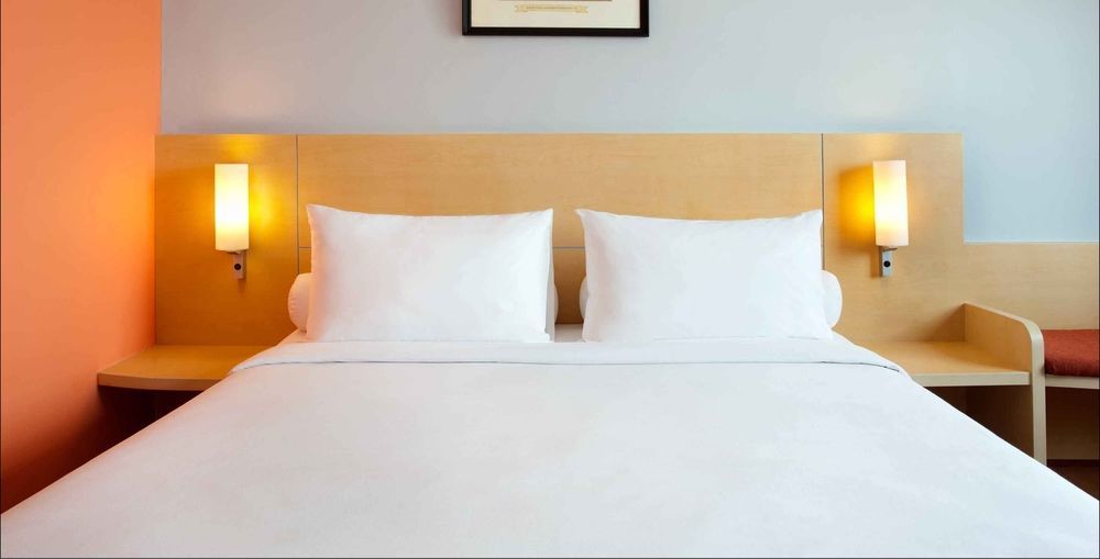 Arcadia Surabaya Hotel מראה חיצוני תמונה