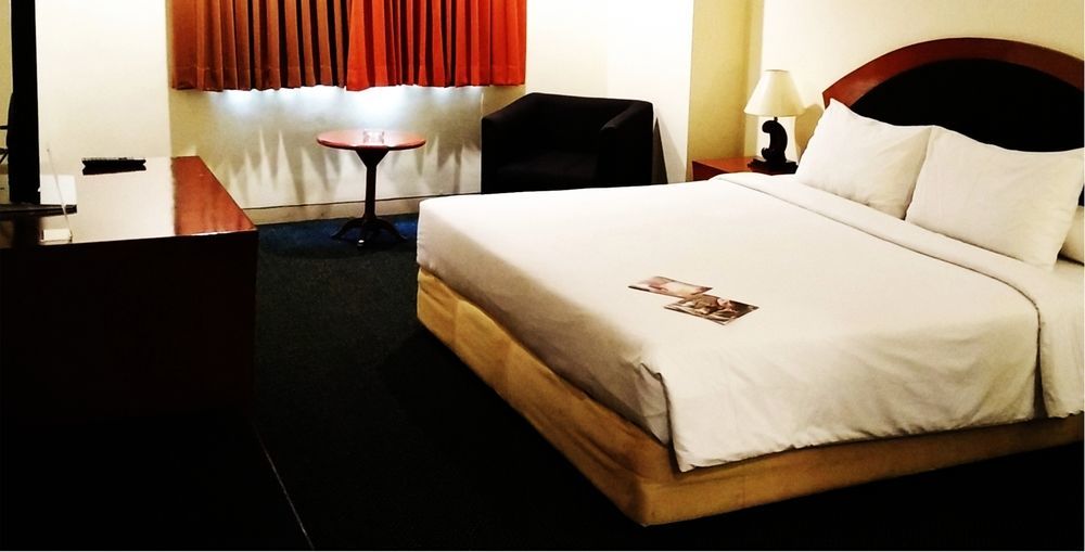 Arcadia Surabaya Hotel מראה חיצוני תמונה
