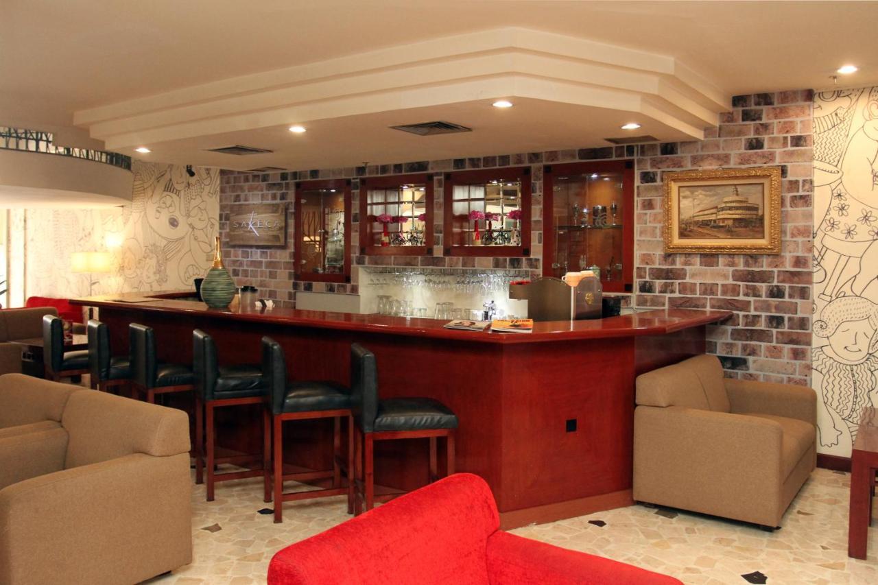 Arcadia Surabaya Hotel מראה חיצוני תמונה