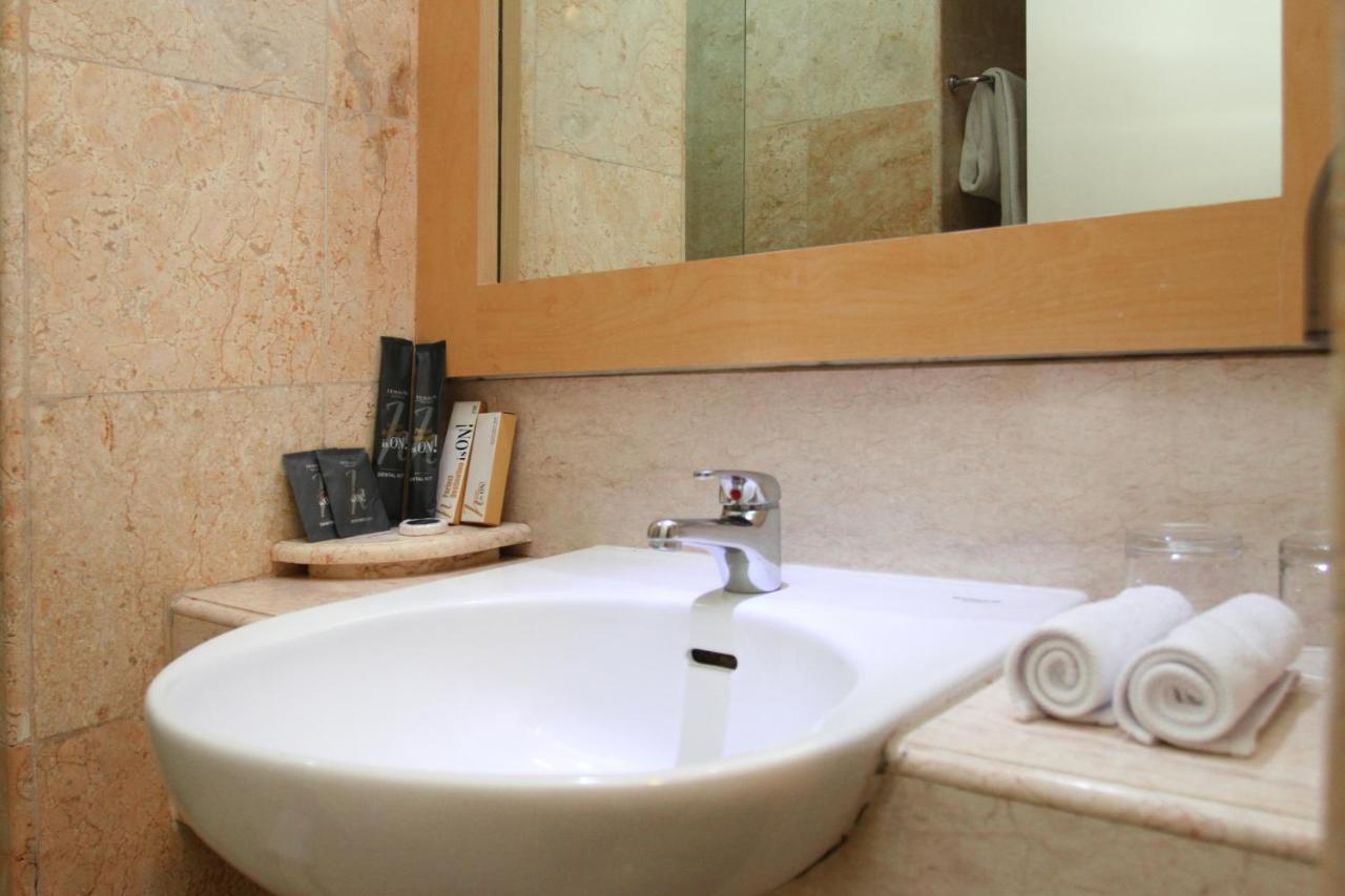 Arcadia Surabaya Hotel מראה חיצוני תמונה
